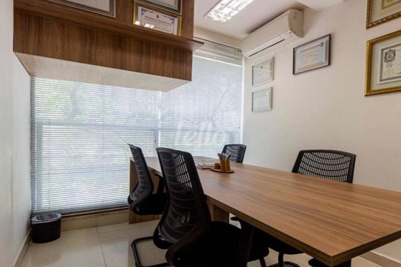 SALA de Sala / Conjunto para alugar, Padrão com 51 m², e 1 vaga em Itaim Bibi - São Paulo