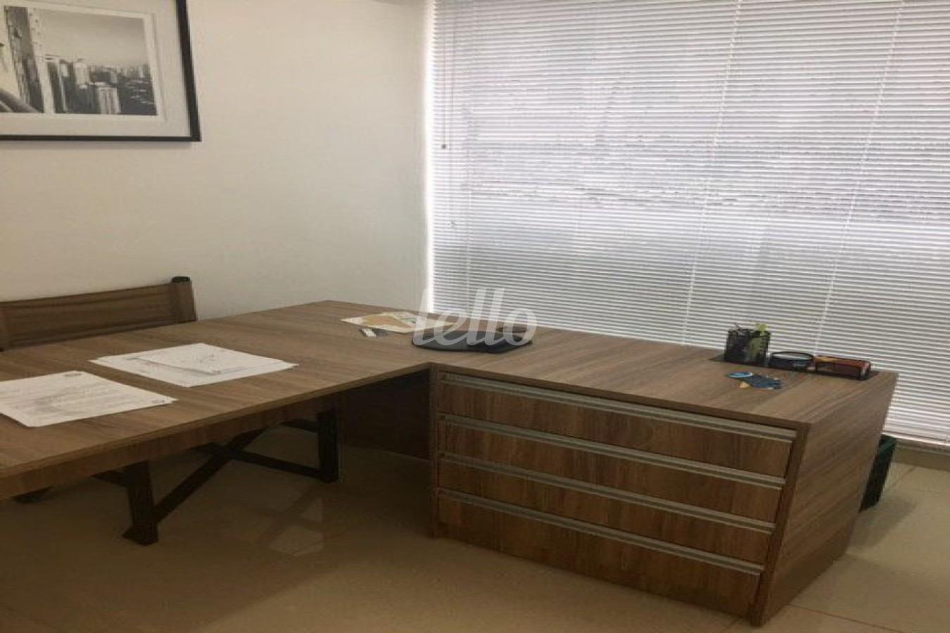 SALA de Sala / Conjunto para alugar, Padrão com 51 m², e 1 vaga em Itaim Bibi - São Paulo