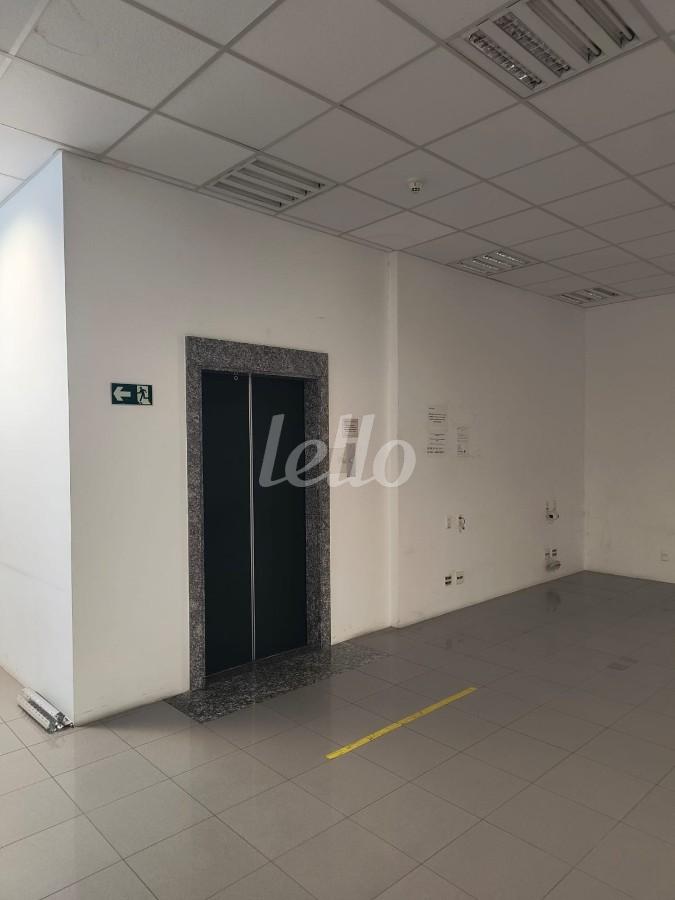 18 de Prédio Comercial para alugar, Monousuário com 1614 m², e 2 vagas em Maranhão - São Paulo