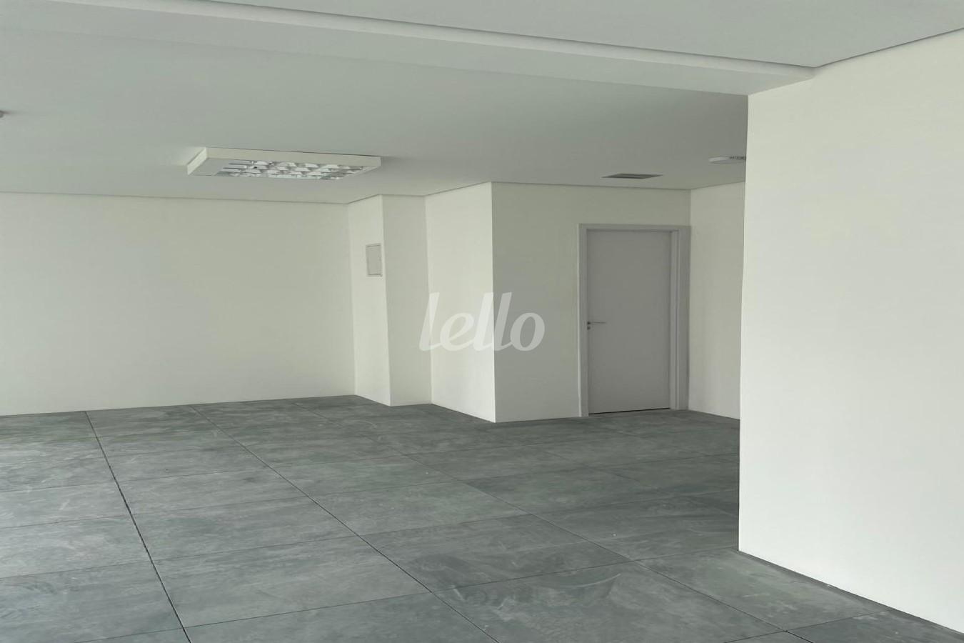 SALA de Sala / Conjunto para alugar, Padrão com 68 m², e em Indianópolis - São Paulo