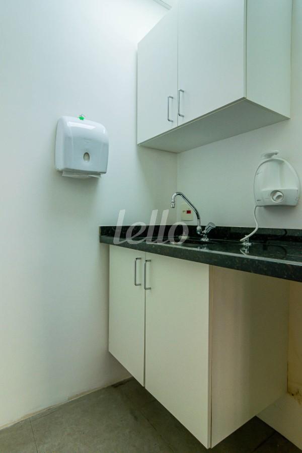 COZINHA de Sala / Conjunto para alugar, Padrão com 43 m², e 1 vaga em Vila Nova Conceição - São Paulo