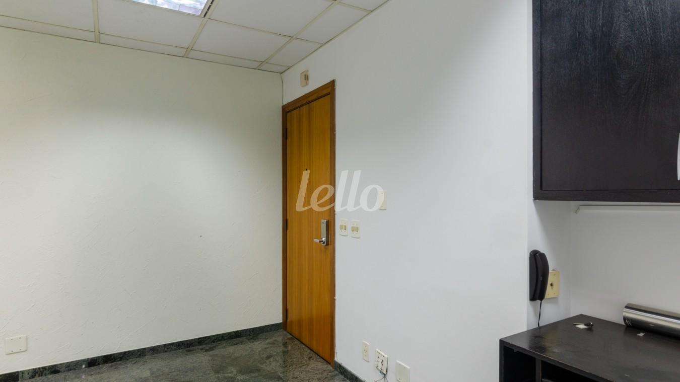 SALA de Sala / Conjunto para alugar, Padrão com 117 m², e 2 vagas em Vila Clementino - São Paulo