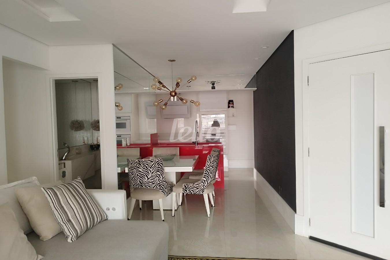 SALA de Apartamento à venda, Padrão com 94 m², 2 quartos e em Santana - São Paulo