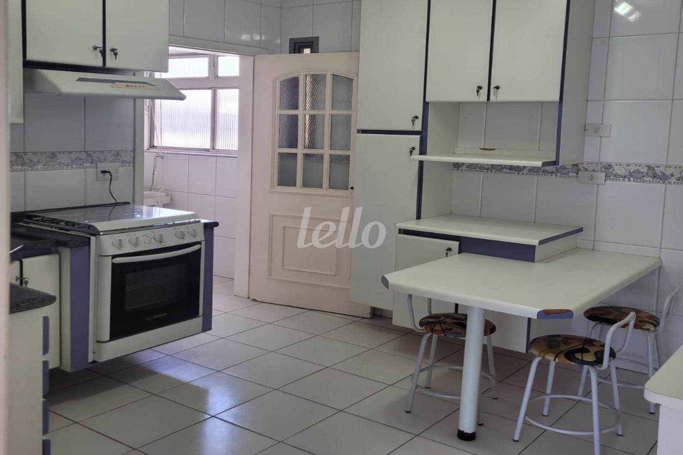 COZINHA de Apartamento à venda, Padrão com 70 m², 2 quartos e 1 vaga em Pinheiros - São Paulo