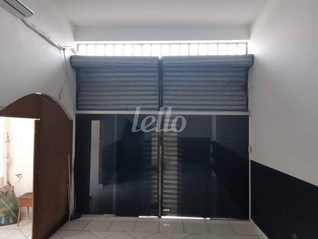 SALÃO de Salão para alugar, Padrão com 40 m², e em Vila Babilonia - São Paulo