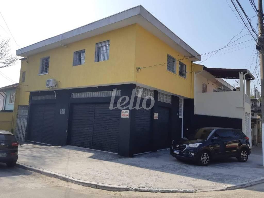 FACHADA de Salão para alugar, Padrão com 40 m², e em Vila Babilonia - São Paulo