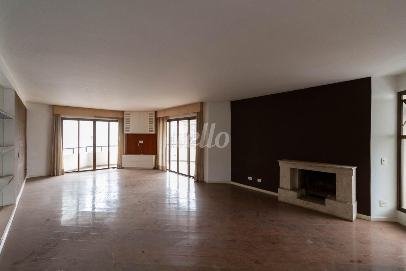 SALA de Apartamento para alugar, Padrão com 275 m², 4 quartos e 3 vagas em Vila Nova Conceição - São Paulo