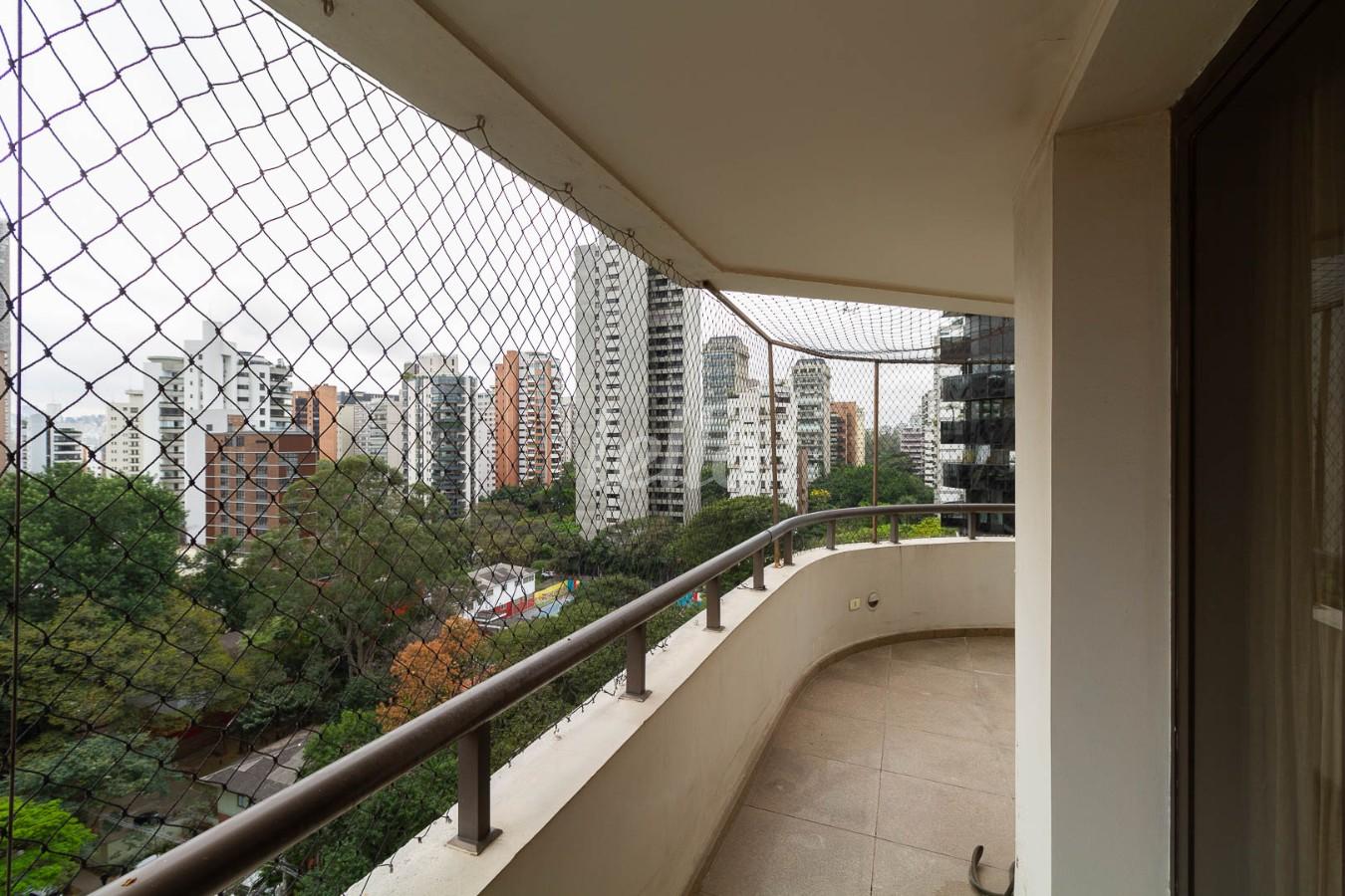 SACADA de Apartamento para alugar, Padrão com 275 m², 4 quartos e 3 vagas em Vila Nova Conceição - São Paulo