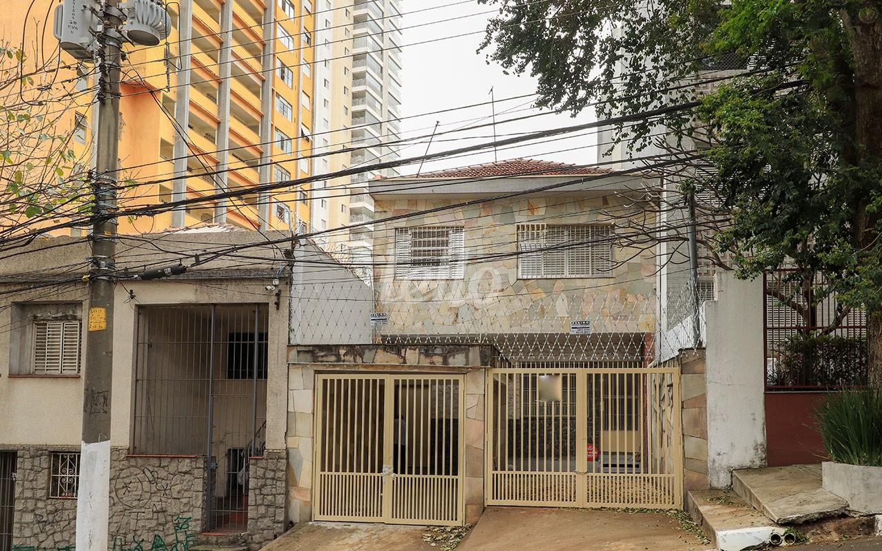 FACHADA de Casa à venda, sobrado com 170 m², 4 quartos e 2 vagas em Cambuci - São Paulo