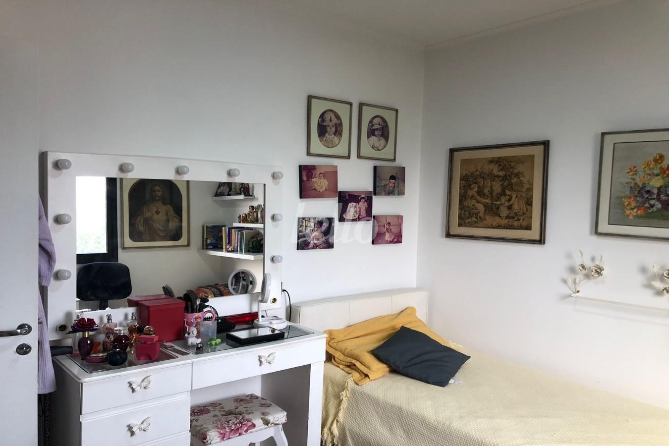 DORMITÓRIO de Apartamento à venda, Padrão com 82 m², 3 quartos e 2 vagas em Jardim Aeroporto - São Paulo