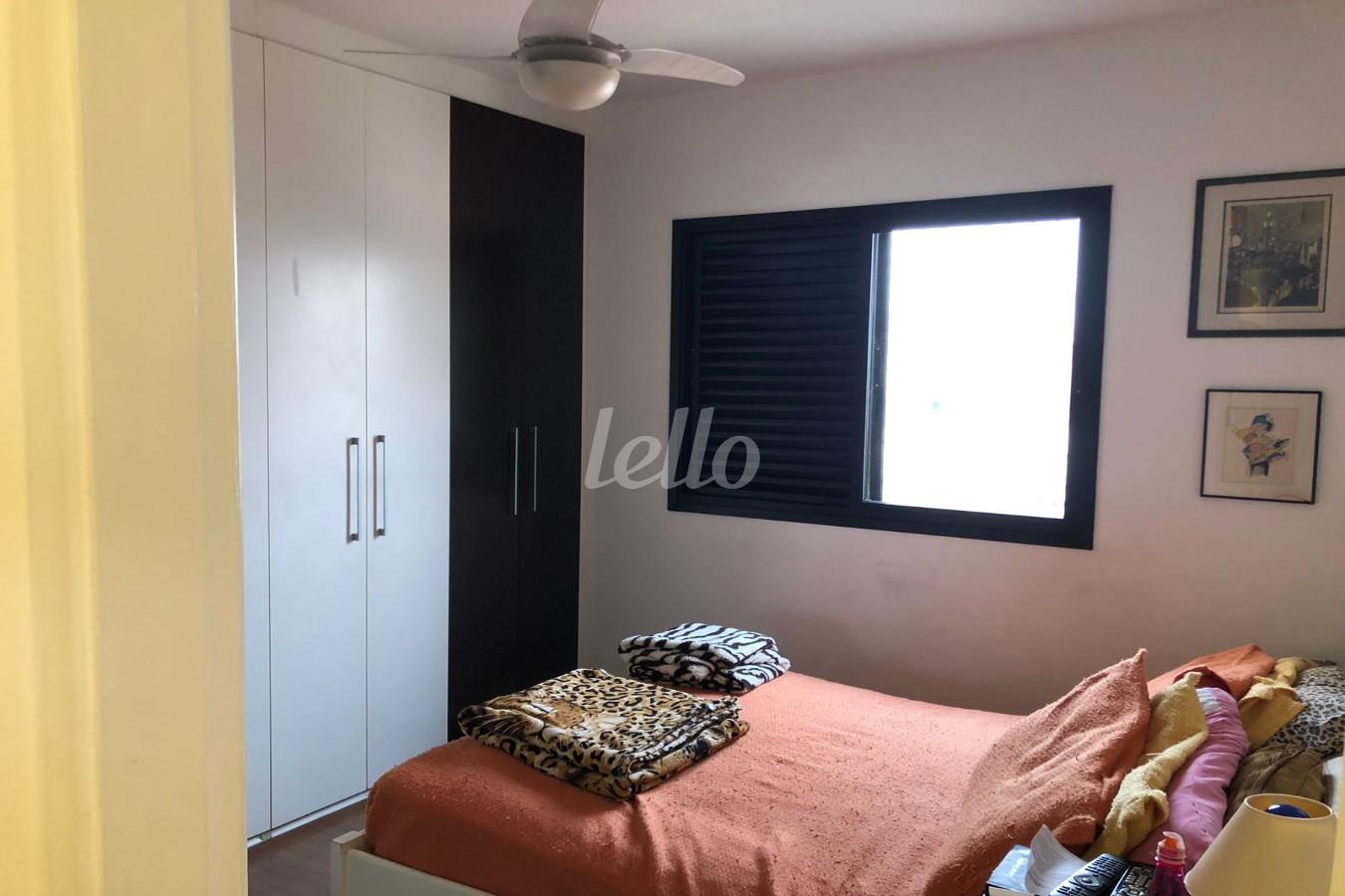 DORMITÓRIO de Apartamento à venda, Padrão com 82 m², 3 quartos e 2 vagas em Jardim Aeroporto - São Paulo