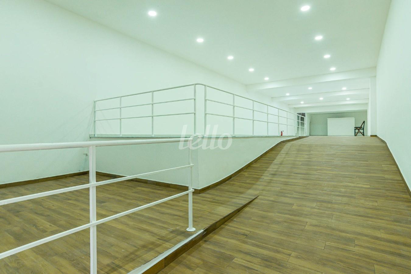 SALA de Salão para alugar, Padrão com 180 m², e em Vila Madalena - São Paulo