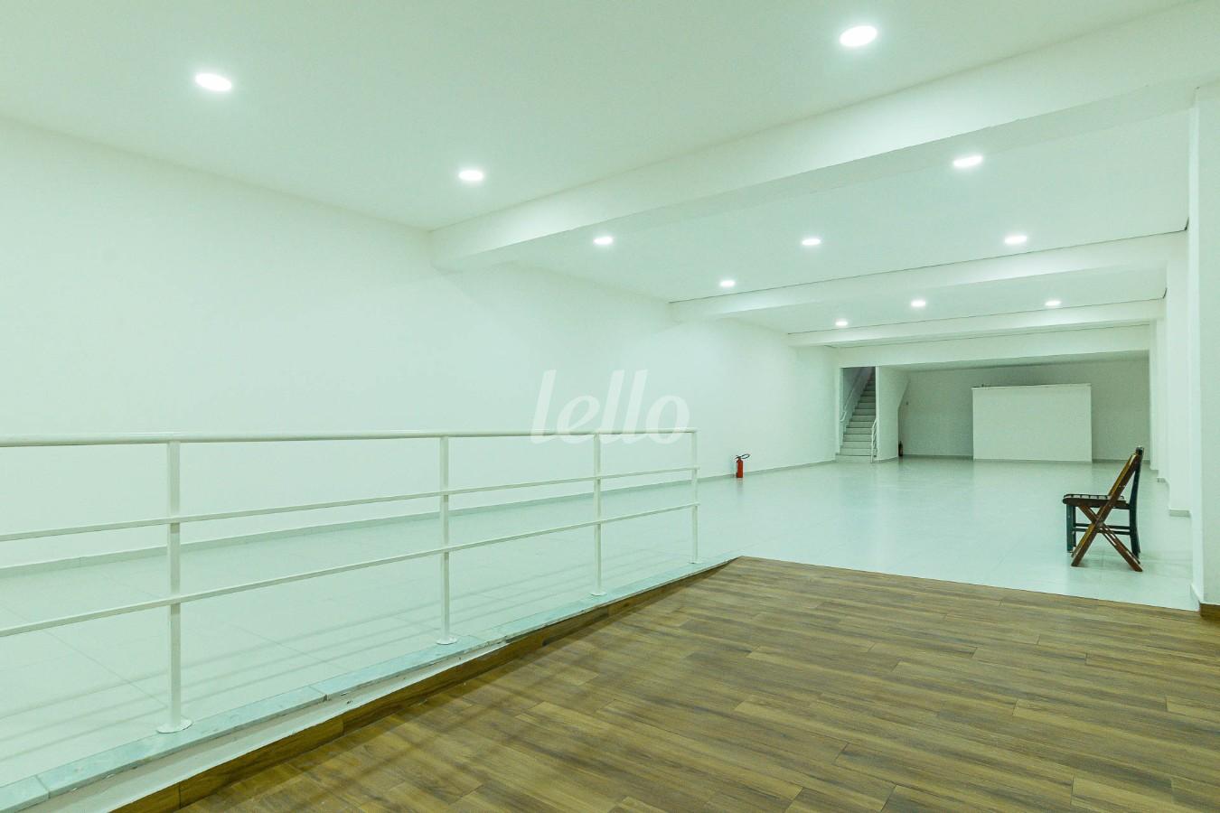 SALA de Salão para alugar, Padrão com 180 m², e em Vila Madalena - São Paulo