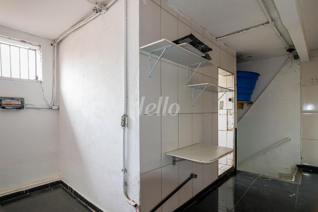 COZINHA de Salão para alugar, Padrão com 180 m², e em Vila Madalena - São Paulo