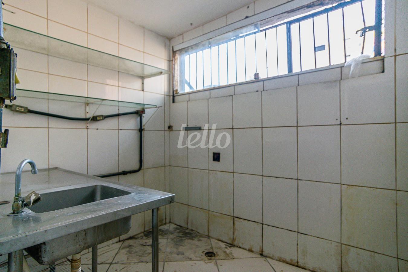 COZINHA de Salão para alugar, Padrão com 180 m², e em Vila Madalena - São Paulo