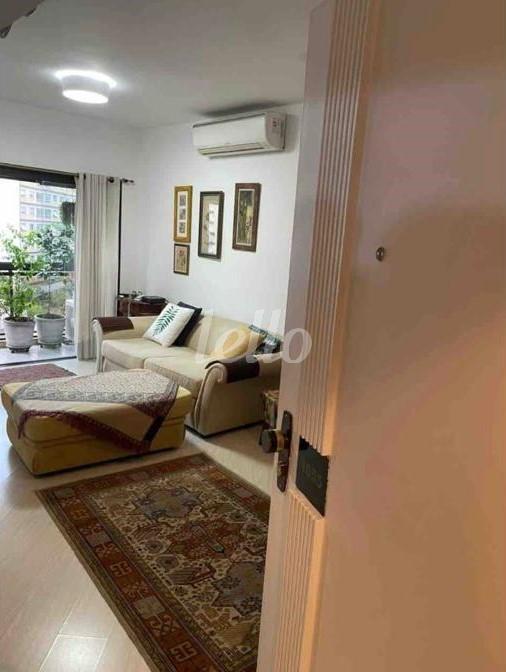 SALA de Apartamento para alugar, Padrão com 43 m², 1 quarto e 1 vaga em Vila Nova Conceição - São Paulo