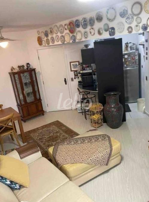 SALA de Apartamento para alugar, Padrão com 43 m², 1 quarto e 1 vaga em Vila Nova Conceição - São Paulo