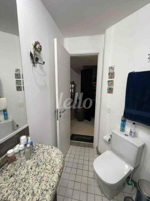 BANHEIRO SOCIAL de Apartamento para alugar, Padrão com 43 m², 1 quarto e 1 vaga em Vila Nova Conceição - São Paulo