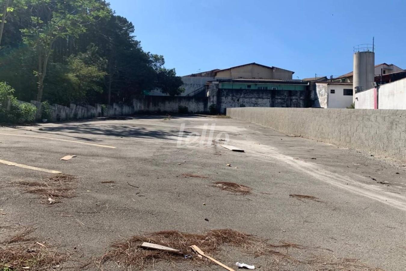 TERRENO de Área / Terreno para alugar, Padrão com 778 m², e em Jardim Nossa Senhora do Carmo - São Paulo