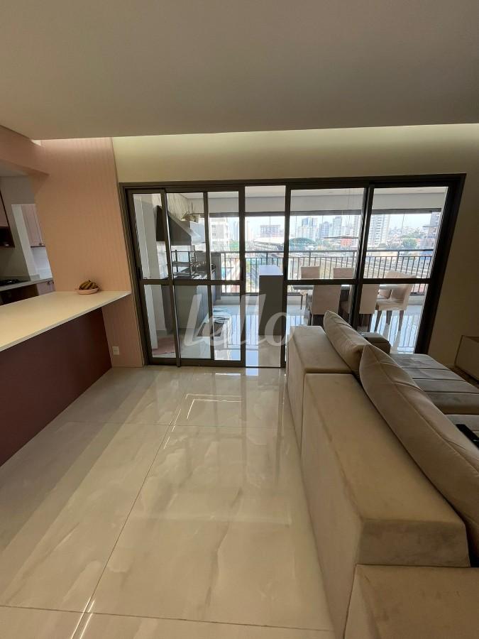 SALA de Apartamento à venda, Padrão com 121 m², 3 quartos e 2 vagas em Vila Independência - São Paulo