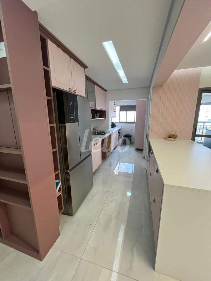 COZINHA de Apartamento à venda, Padrão com 121 m², 3 quartos e 2 vagas em Vila Independência - São Paulo