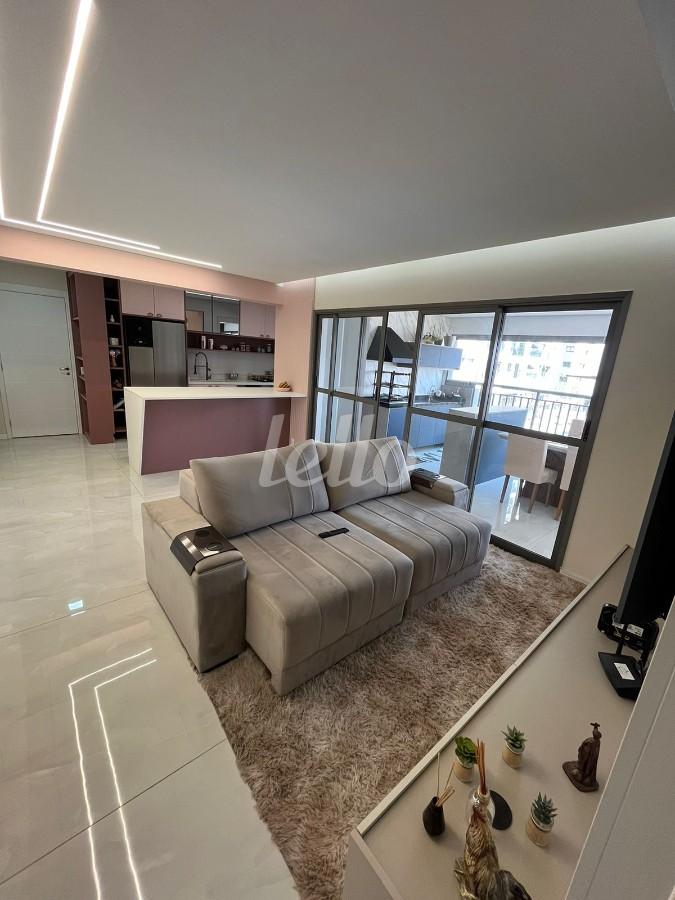 SALA de Apartamento à venda, Padrão com 121 m², 3 quartos e 2 vagas em Vila Independência - São Paulo