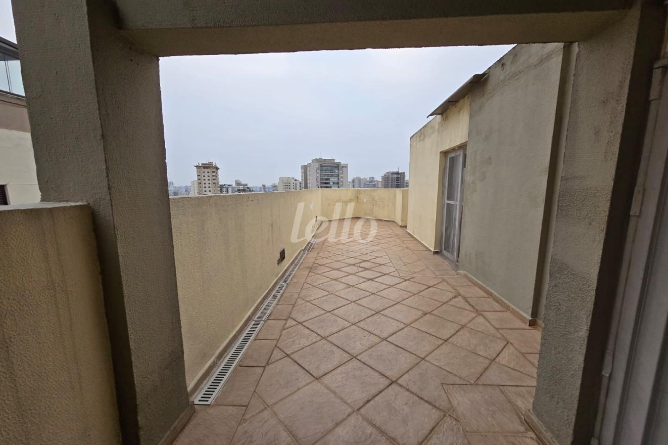 TERRAÇO de Apartamento à venda, cobertura - Padrão com 108 m², 3 quartos e 2 vagas em Chácara Inglesa - São Paulo