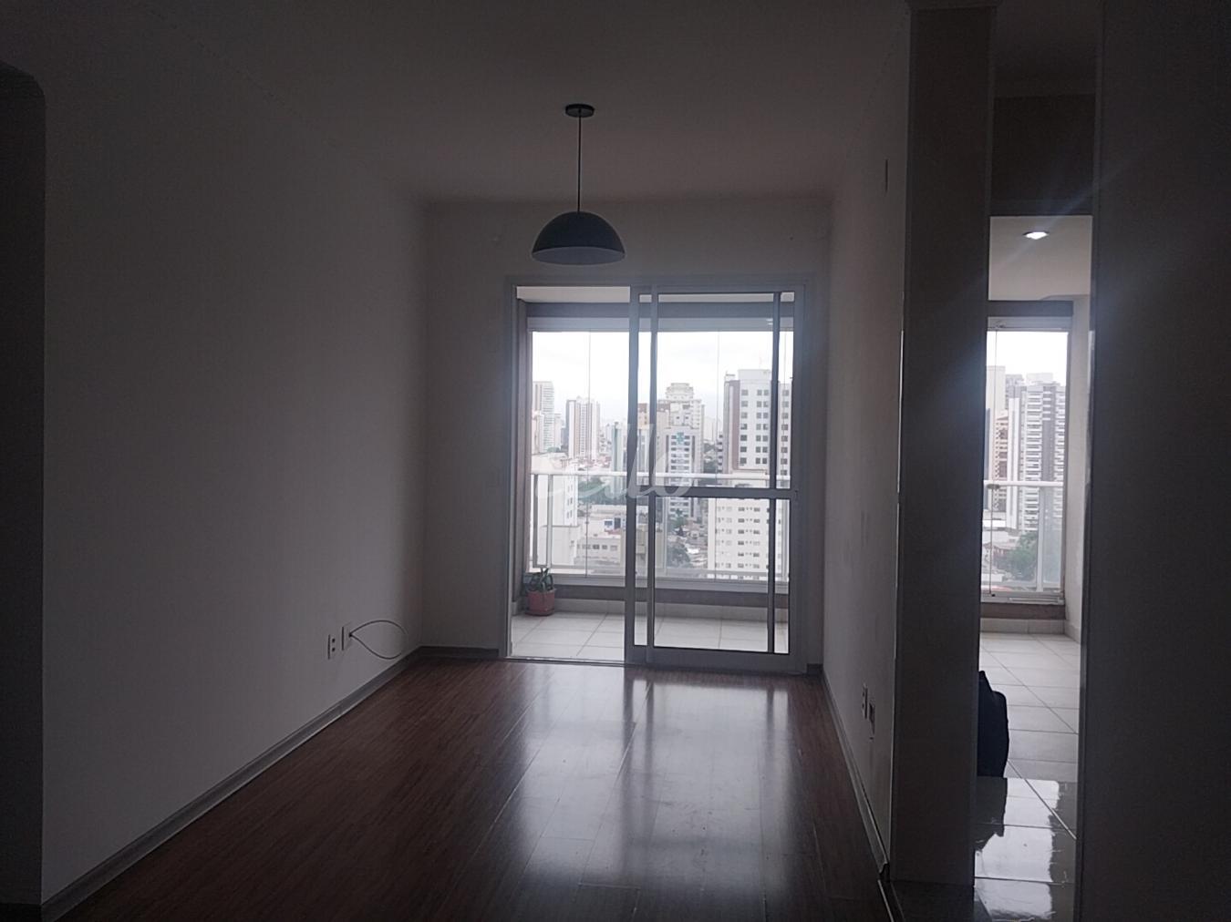 1-SALA-003.JPG de Apartamento à venda, Padrão com 50 m², 1 quarto e 1 vaga em Vila Gomes Cardim - São Paulo