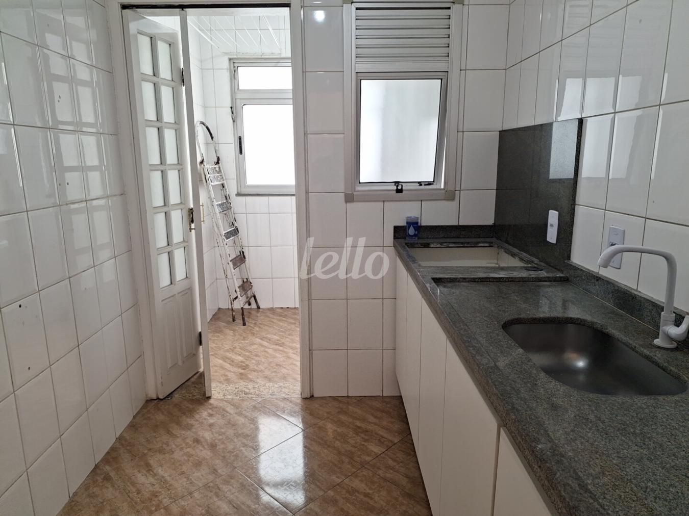 8-COZINHA-001.JPG de Apartamento à venda, Padrão com 61 m², 3 quartos e 2 vagas em Vila Antonieta - São Paulo