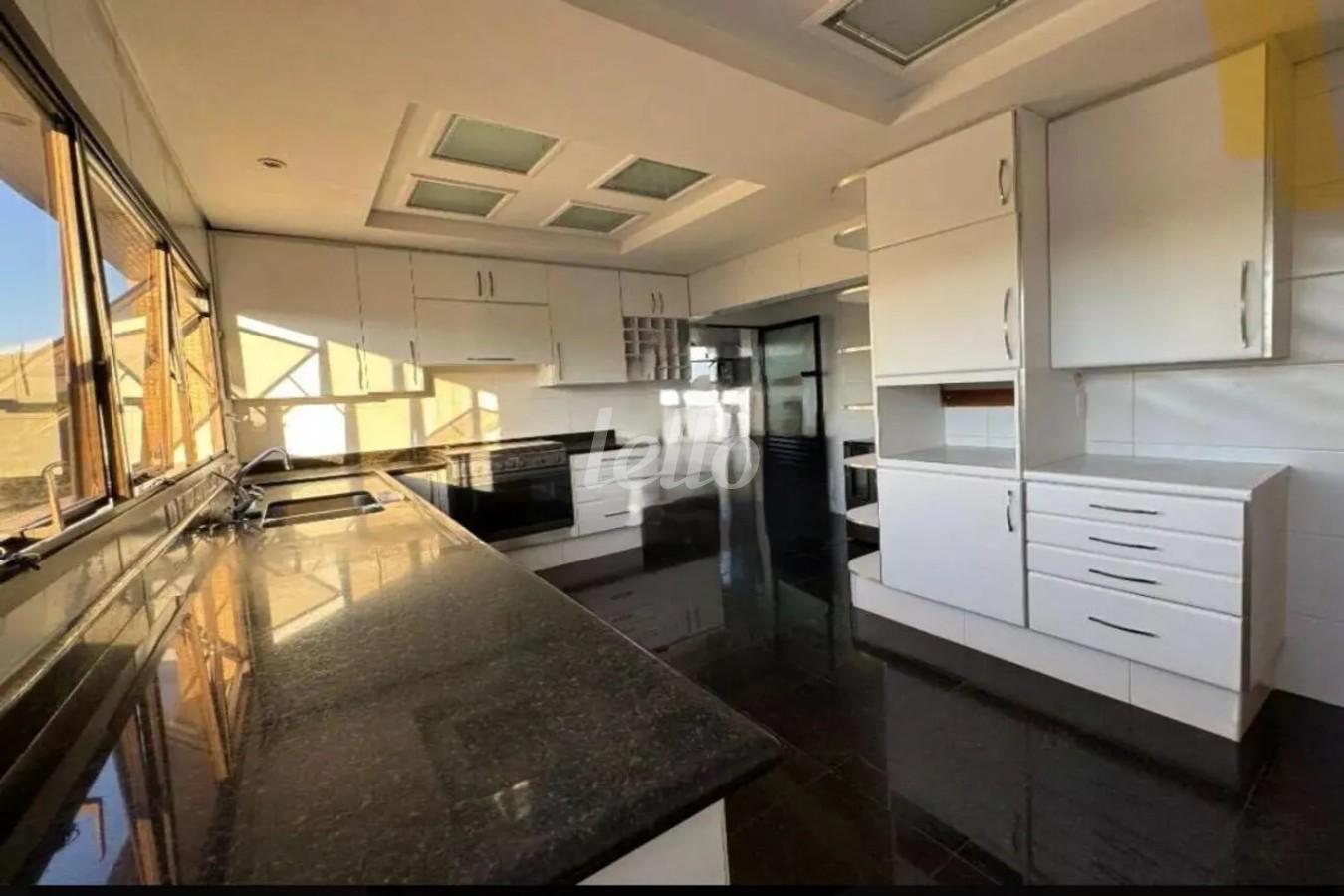 COZINHA de Apartamento à venda, Padrão com 216 m², 3 quartos e 3 vagas em Vila Mariana - São Paulo