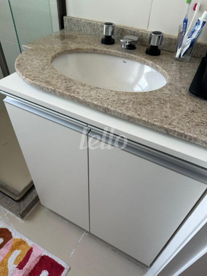 BANHEIRO SOCIAL de Apartamento para alugar, Padrão com 41 m², 1 quarto e em Vila Mariana - São Paulo