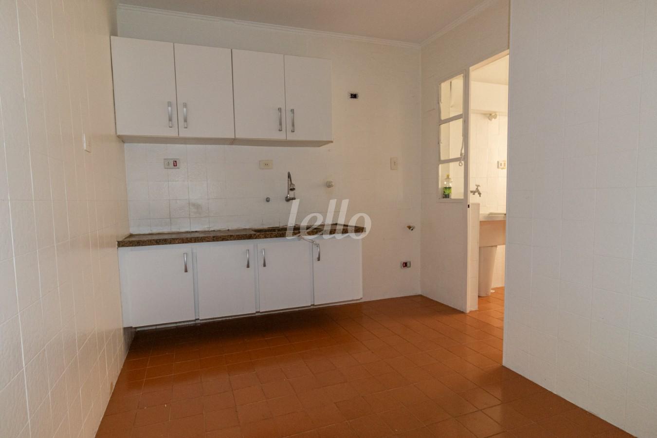 COZINHA de Apartamento para alugar, Padrão com 80 m², 2 quartos e 1 vaga em Indianópolis - São Paulo