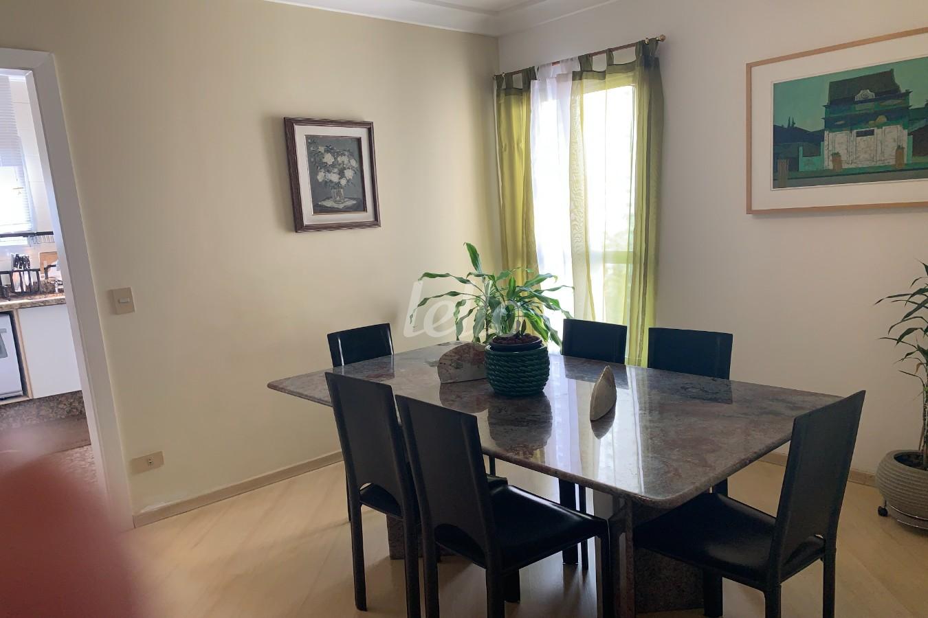 SALA DE ALMOÇO de Apartamento à venda, Padrão com 192 m², 3 quartos e 4 vagas em Campo Belo - São Paulo