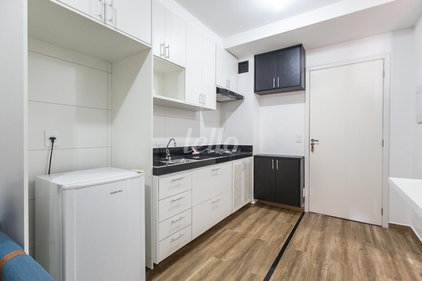 COZINHA de Apartamento para alugar, Padrão com 28 m², 1 quarto e em Vila Mazzei - São Paulo