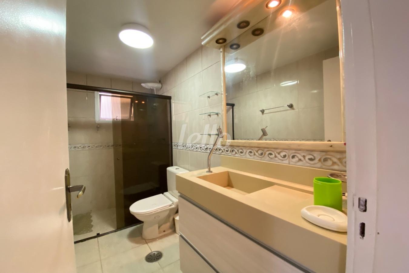 BANHO SUITE de Apartamento à venda, Padrão com 96 m², 3 quartos e 1 vaga em Vila Azevedo - São Paulo