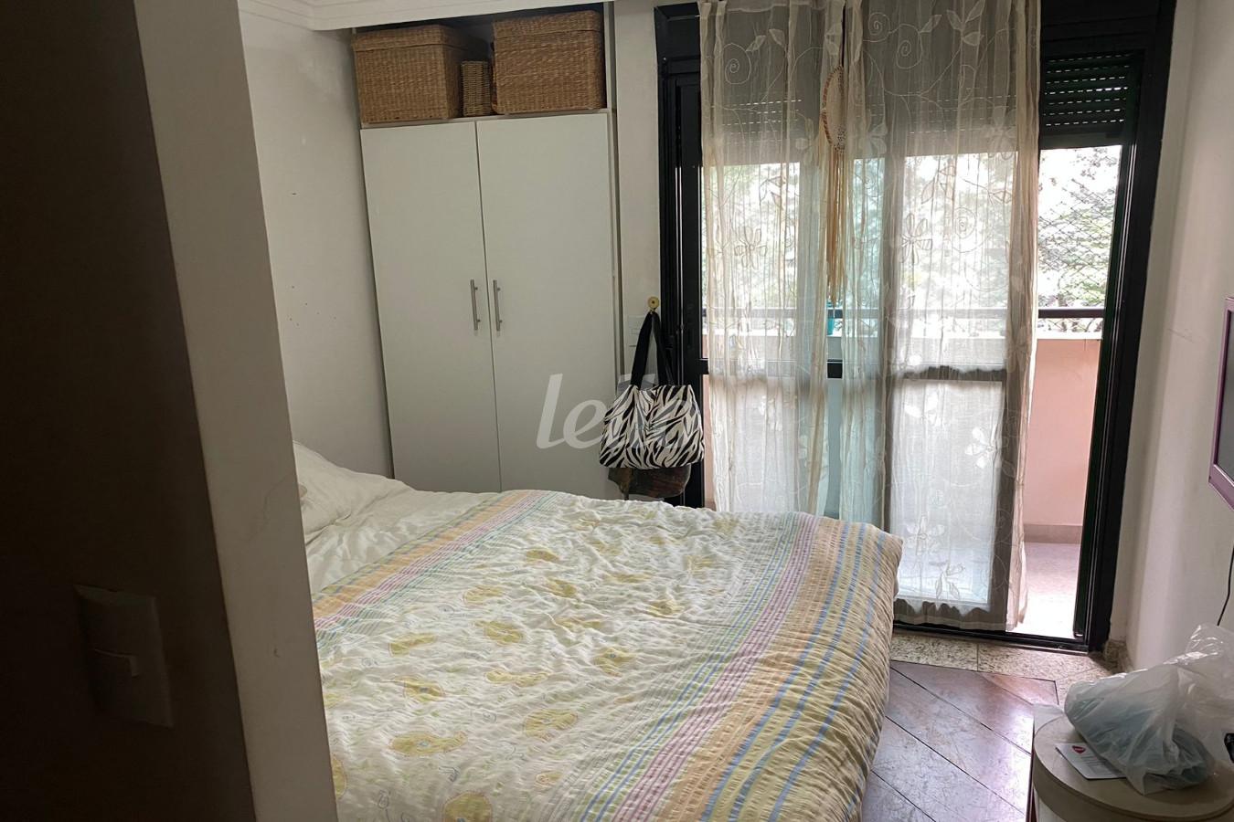 DORMITORIO de Apartamento à venda, Padrão com 146 m², 4 quartos e 2 vagas em Indianópolis - São Paulo