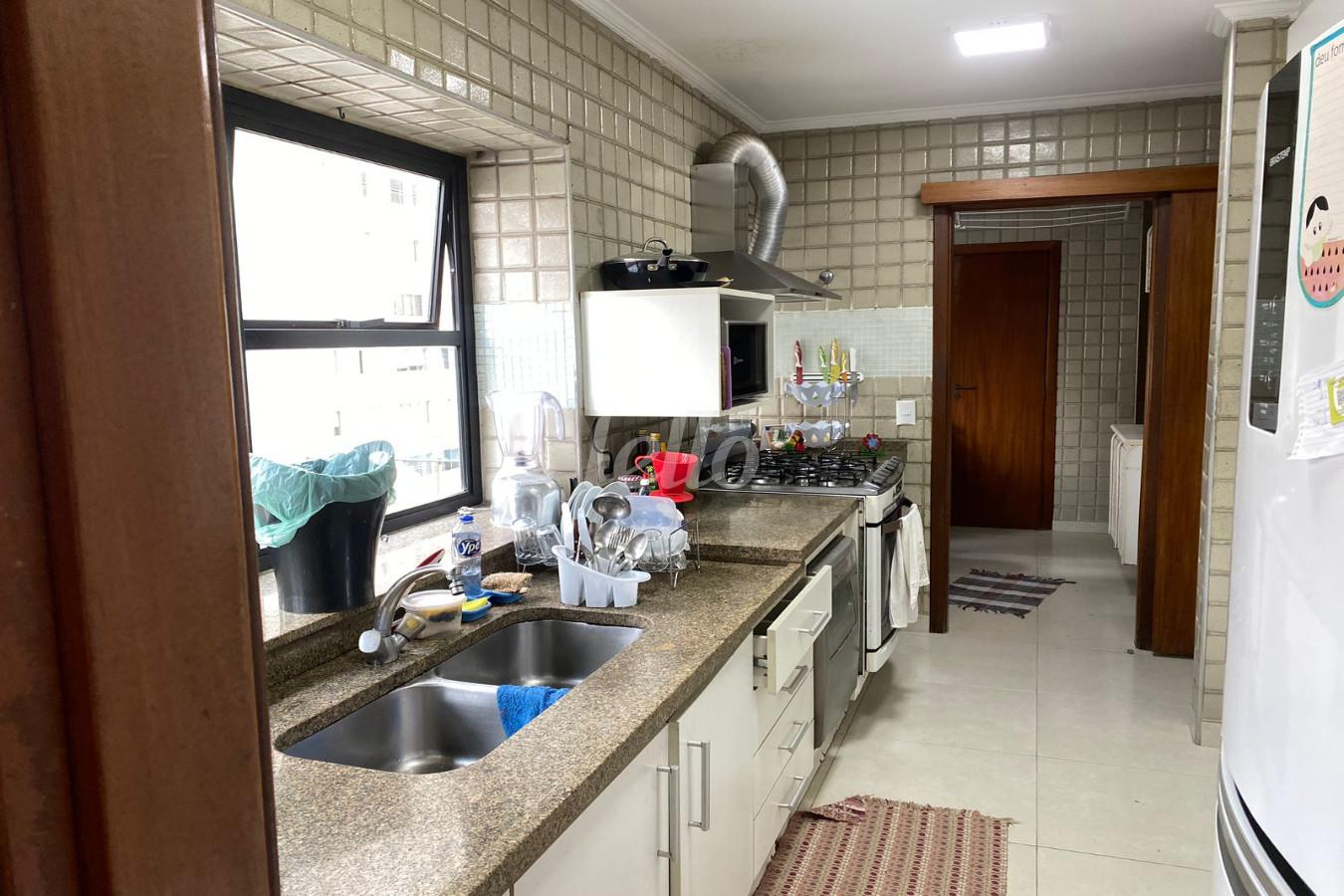 COZINHA de Apartamento à venda, Padrão com 146 m², 4 quartos e 2 vagas em Indianópolis - São Paulo