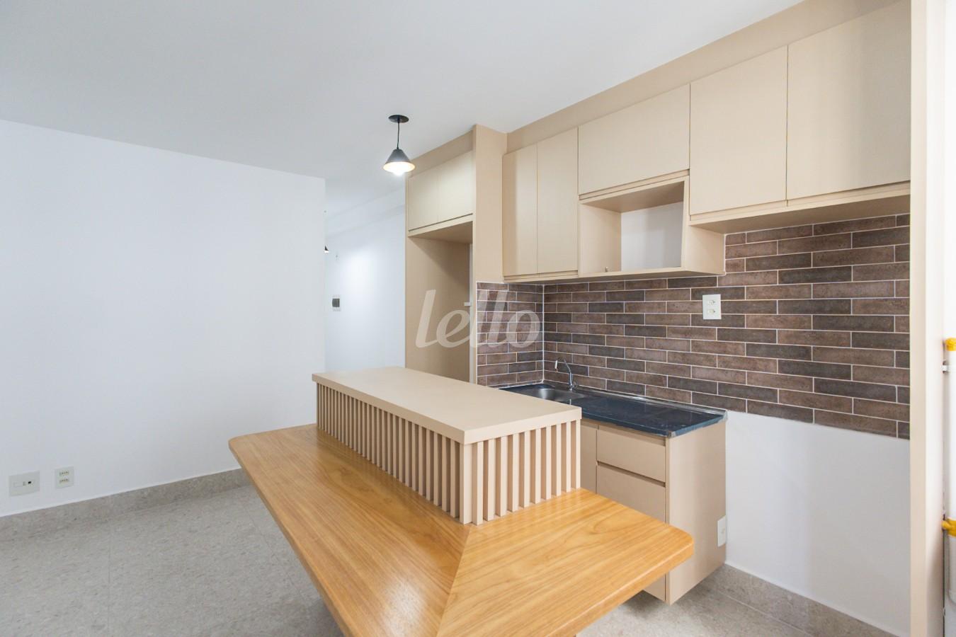 COZINHA de Apartamento para alugar, Padrão com 40 m², 1 quarto e em Brás - São Paulo