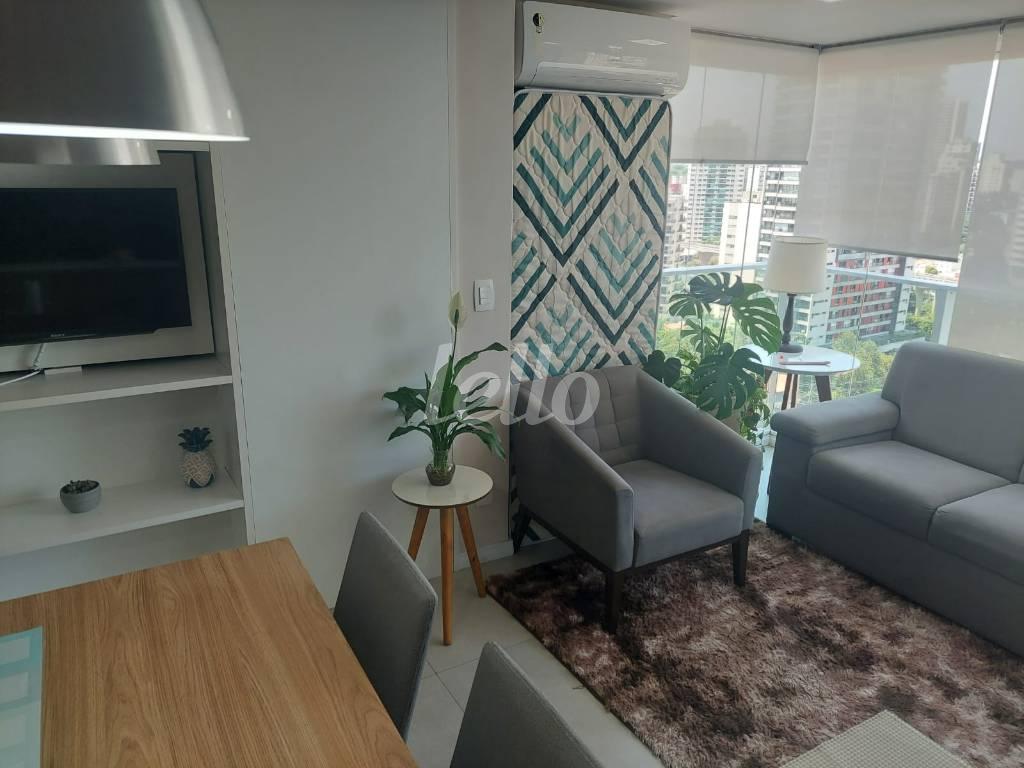 SALA de Apartamento à venda, Padrão com 42 m², 1 quarto e 1 vaga em Cidade Monções - São Paulo