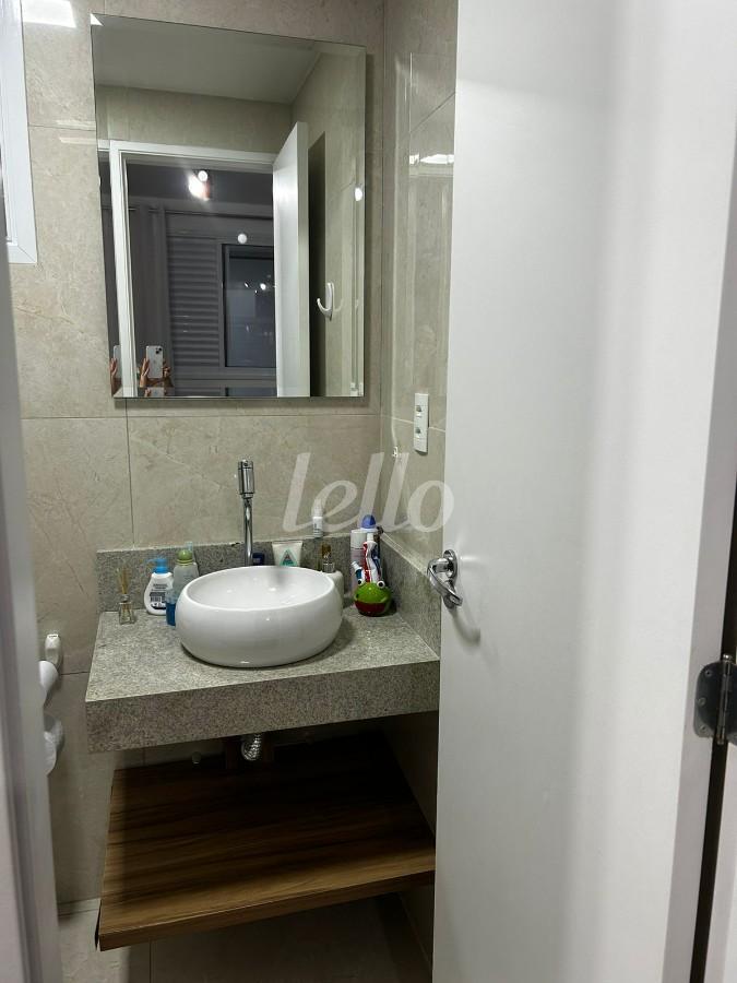 BANHEIRO de Apartamento à venda, Padrão com 76 m², 2 quartos e 2 vagas em Vila Carrão - São Paulo