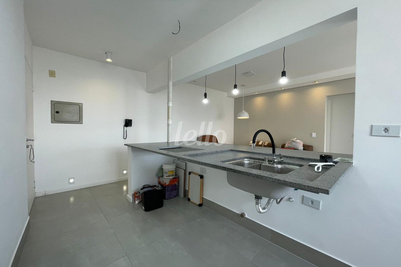 COZINHA - -SALA de Apartamento à venda, Padrão com 58 m², 2 quartos e 1 vaga em Vila Ivone - São Paulo