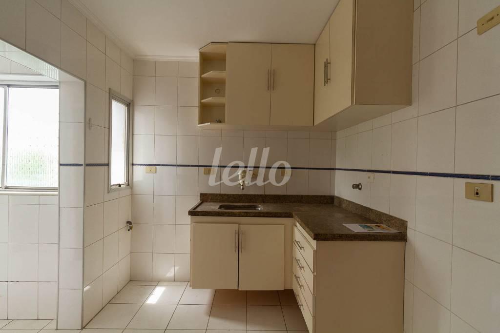 COZINHA de Apartamento para alugar, Padrão com 95 m², 3 quartos e 2 vagas em Alto de Pinheiros - São Paulo