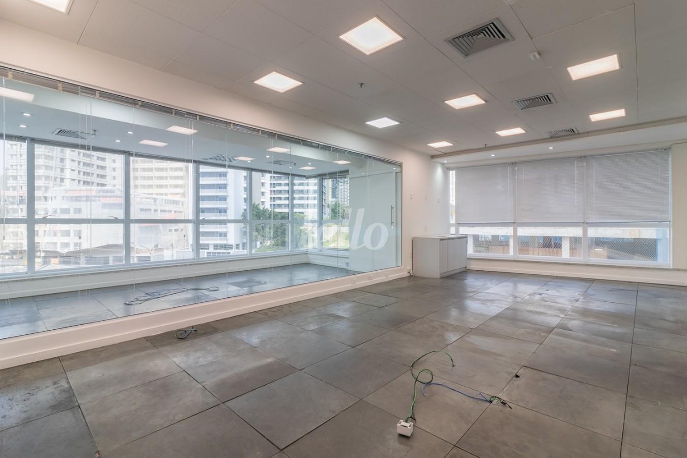 SALA de Sala / Conjunto para alugar, Padrão com 296 m², e 12 vagas em Butantã - São Paulo