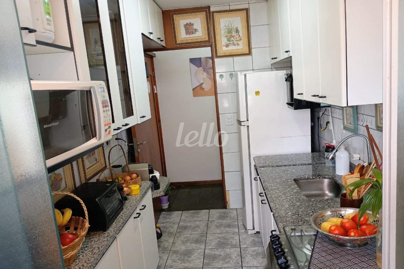 COZINHA de Apartamento à venda, Padrão com 63 m², 3 quartos e em Vila Firmiano Pinto - São Paulo