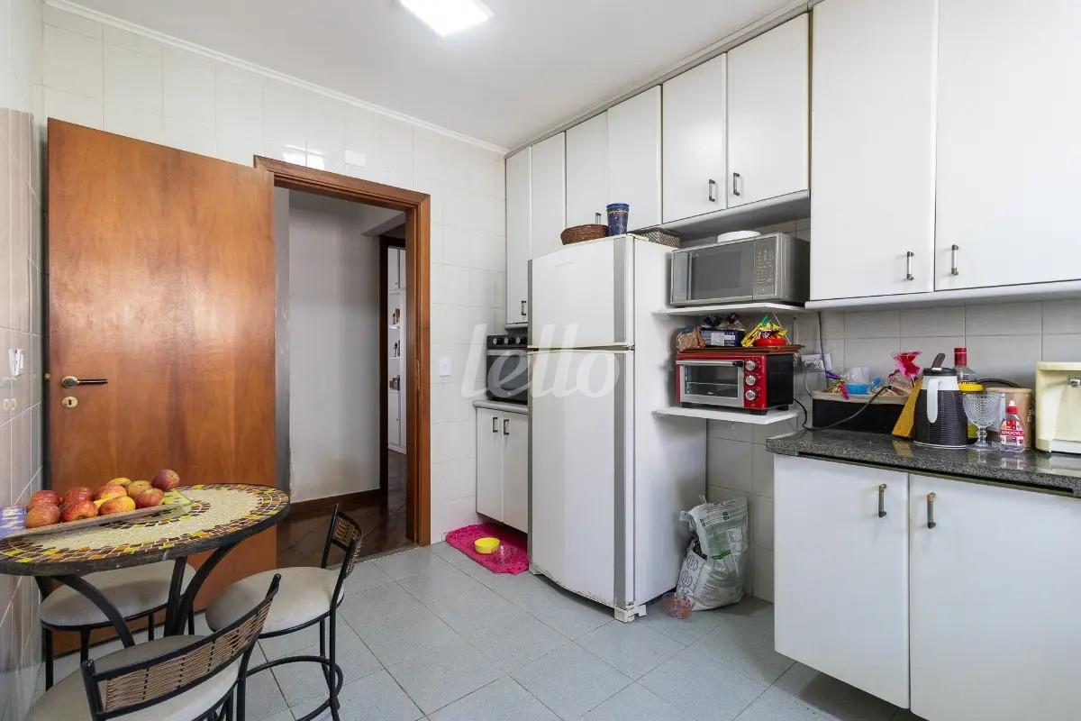 COZINHA de Apartamento à venda, Padrão com 122 m², 3 quartos e 2 vagas em Indianópolis - São Paulo