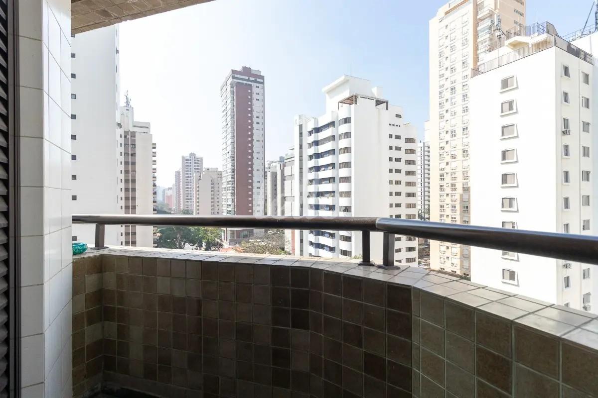 VARANDA SUÍTE de Apartamento à venda, Padrão com 122 m², 3 quartos e 2 vagas em Indianópolis - São Paulo