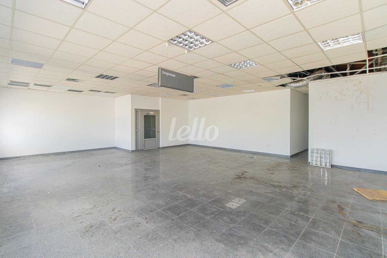 SALA de Salão à venda, Padrão com 552 m², e 2 vagas em Planalto - São Bernardo do Campo