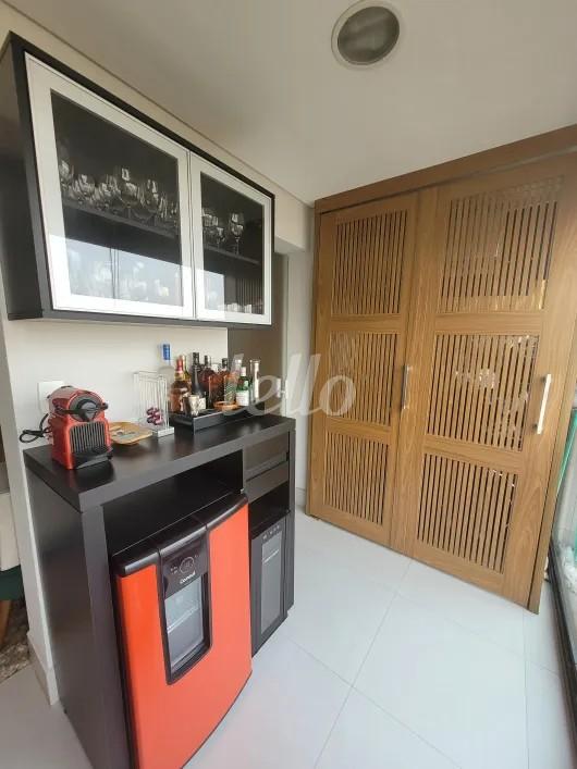 VARANDA de Apartamento à venda, Padrão com 63 m², 2 quartos e 2 vagas em Vila Mariana - São Paulo