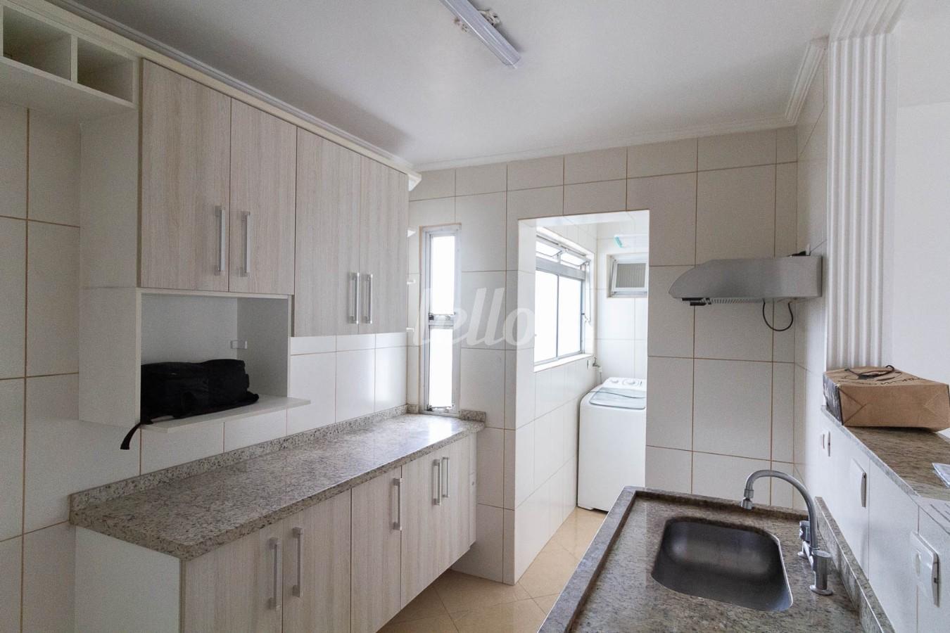 COZINHA de Apartamento para alugar, Padrão com 70 m², 2 quartos e 1 vaga em Vila Cachoeira - São Paulo