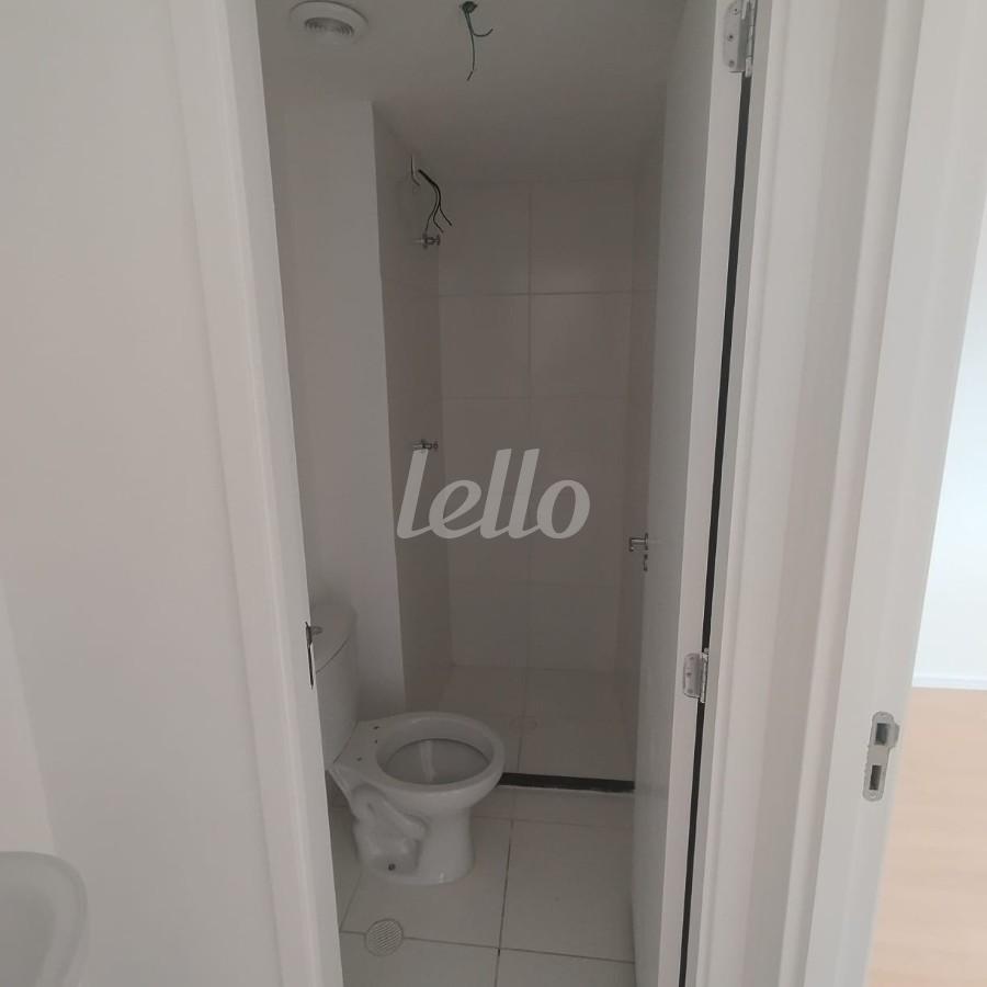 BANHEIRO SOCIAL de Apartamento para alugar, Padrão com 28 m², 1 quarto e em Vila Ipojuca - São Paulo